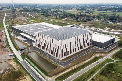 Une construction grande hauteur en acier pour le plus grand entrepôt de chocolat au monde
